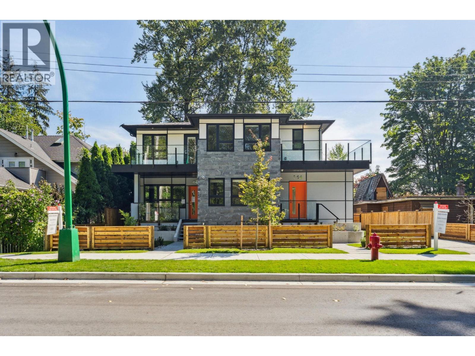 844 ST. DENIS AVENUE, North Vancouver