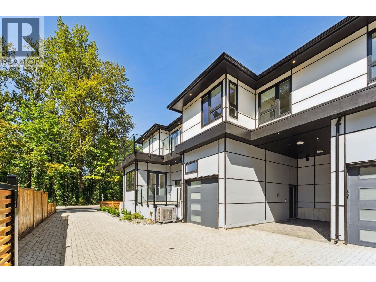 844 ST. DENIS AVENUE, North Vancouver