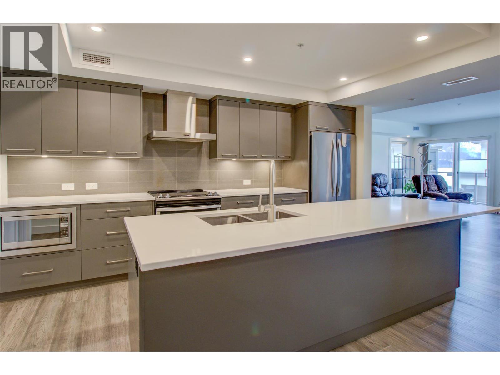 202 131 Harbourfront Drive Northeast, Salmon Arm