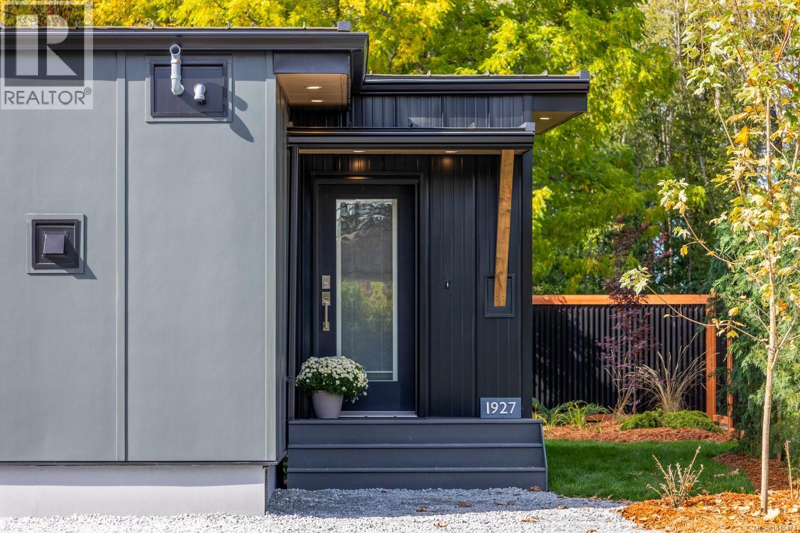 1927 Cumberland Rd, Courtenay