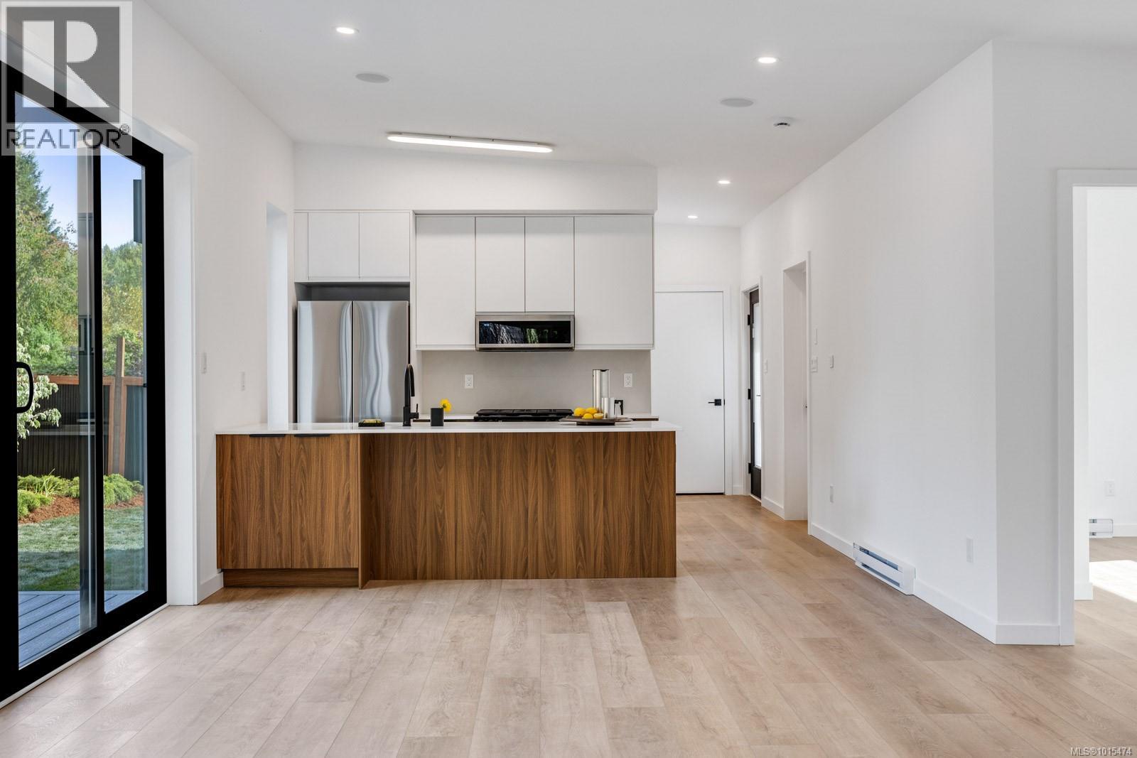 1927 Cumberland Rd, Courtenay