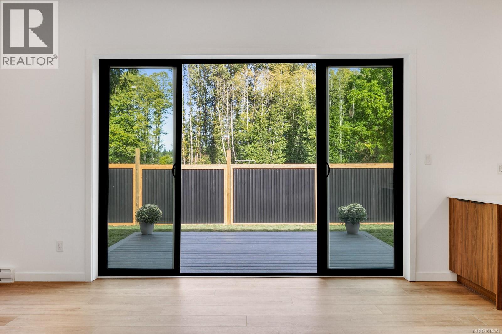 1927 Cumberland Rd, Courtenay