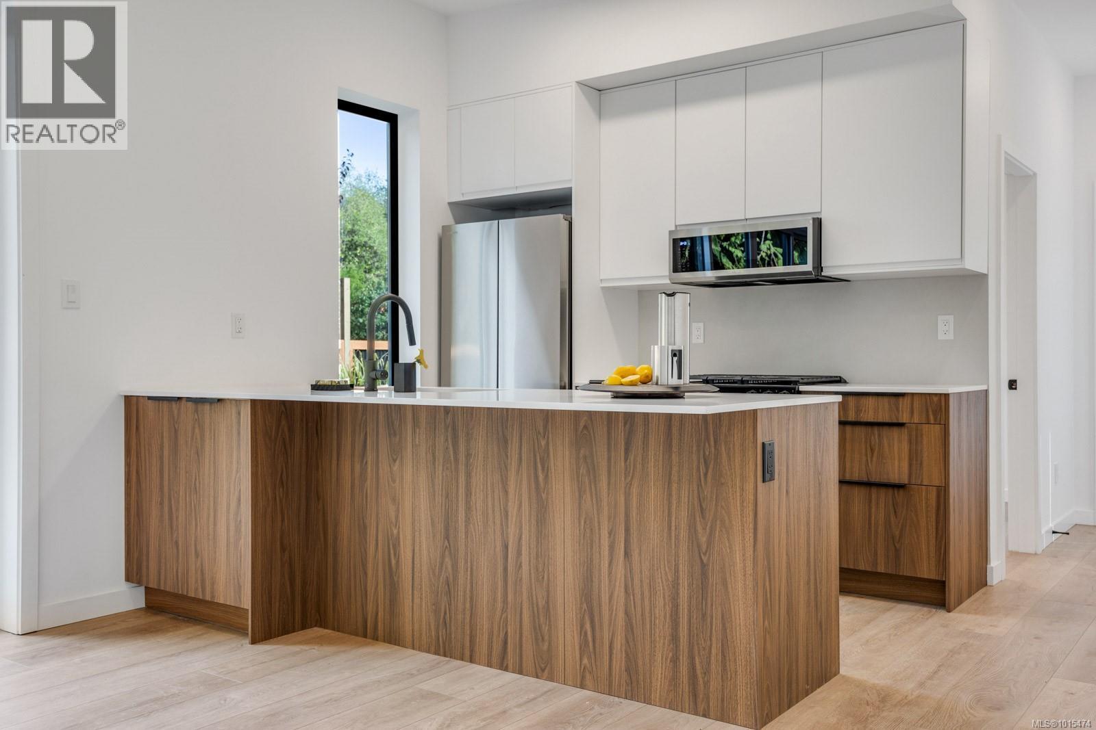 1927 Cumberland Rd, Courtenay