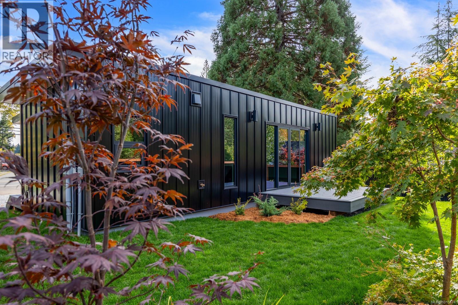 1927 Cumberland Rd, Courtenay