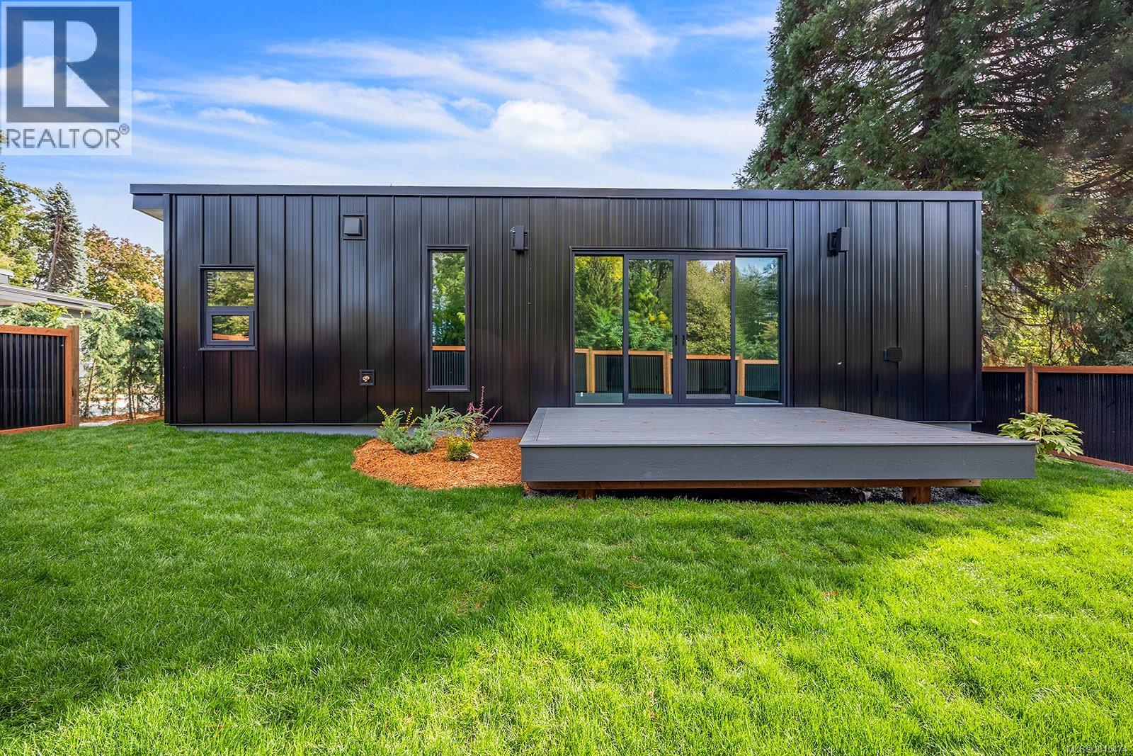 1927 Cumberland Rd, Courtenay