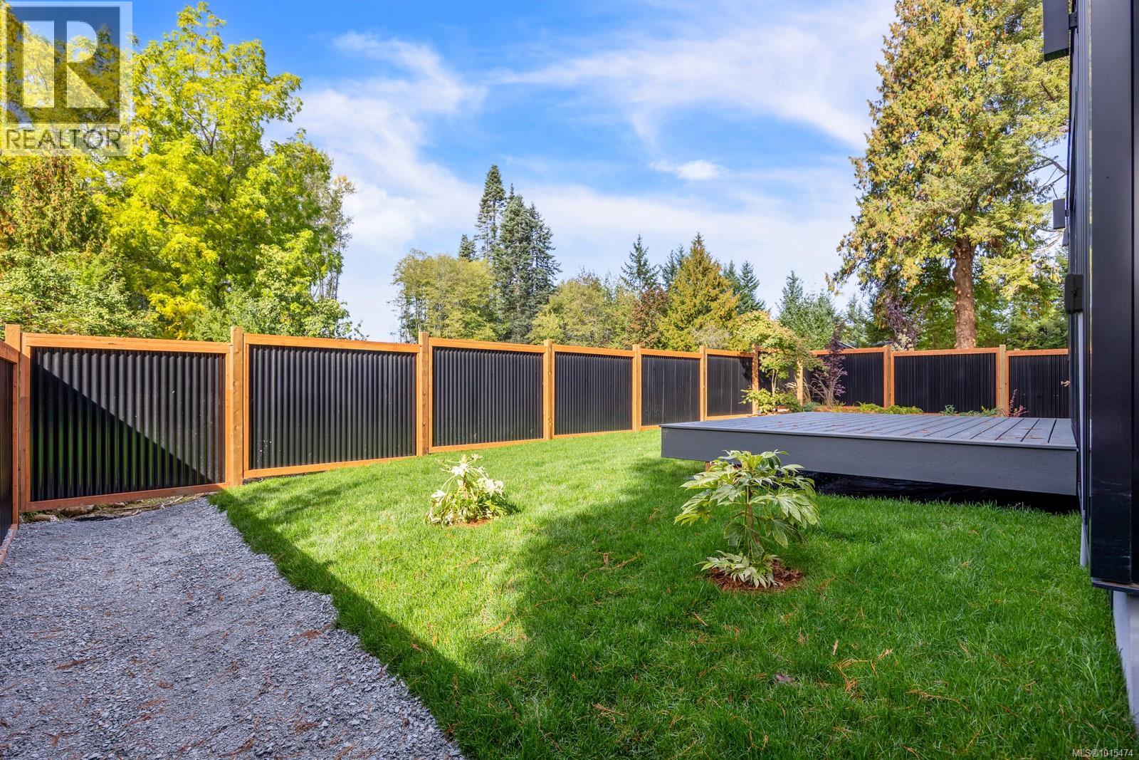 1927 Cumberland Rd, Courtenay