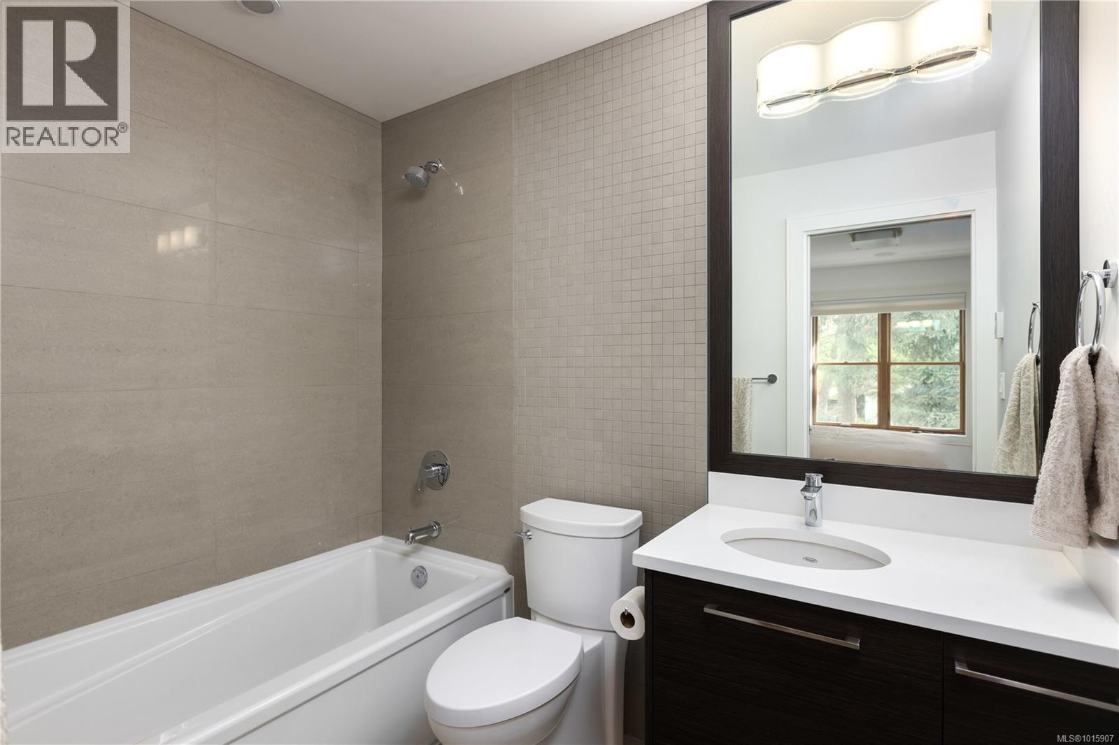  1198 Hewlett Place, Oak Bay