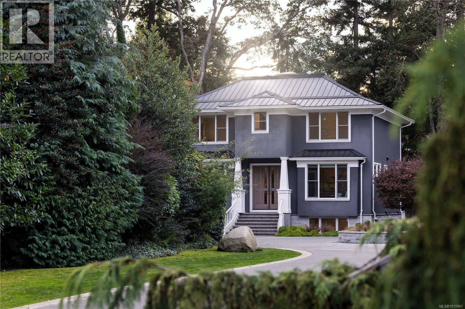  1198 Hewlett Place, Oak Bay