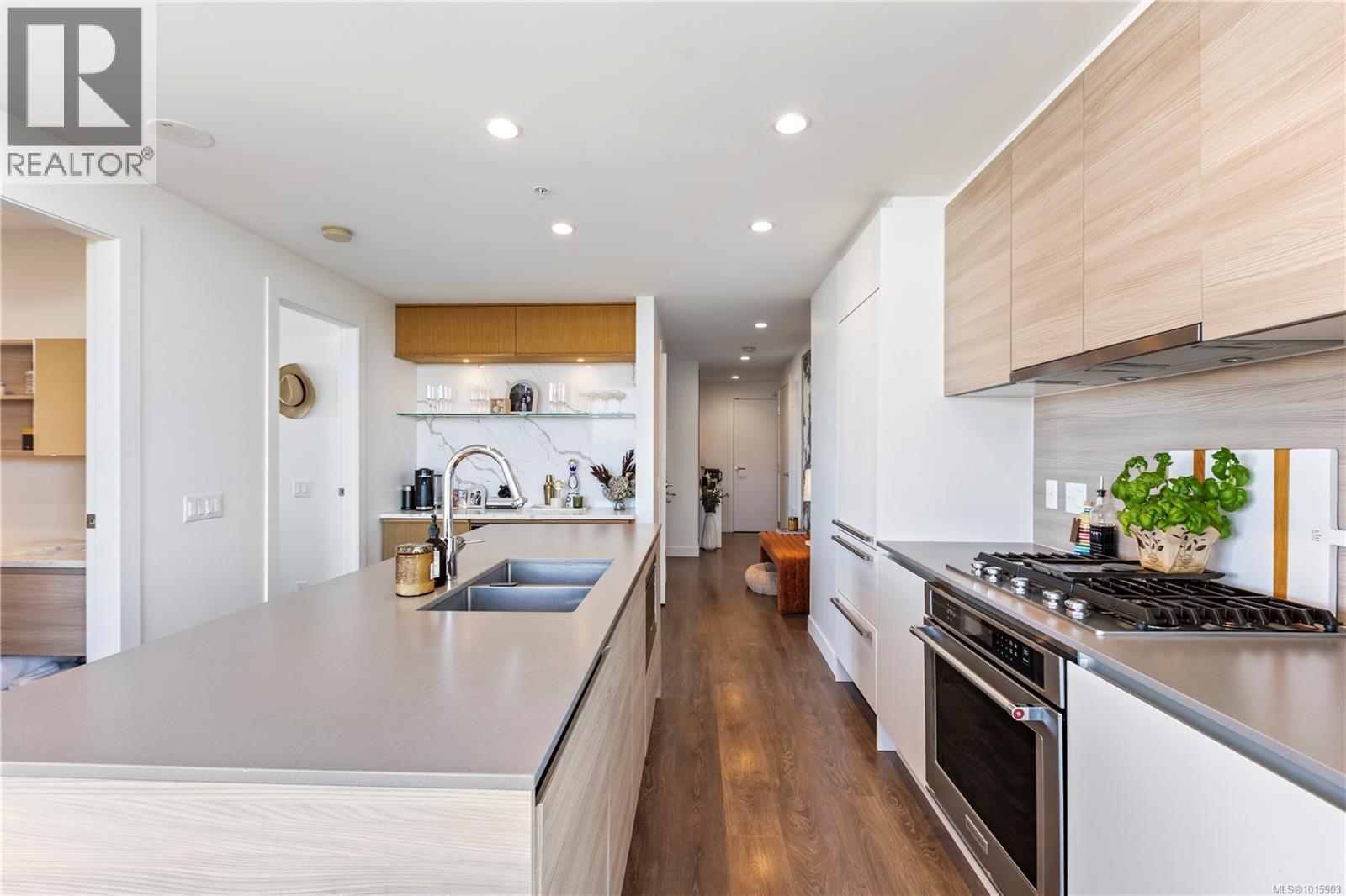 905 60 Saghalie Road, Victoria
