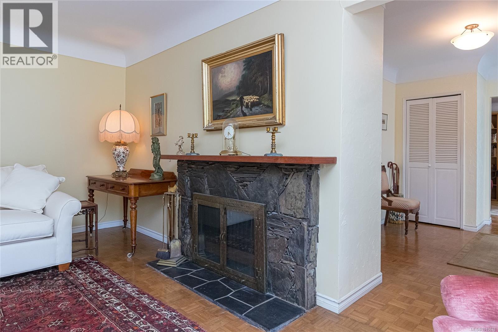  1941 Mayfair Drive, Saanich