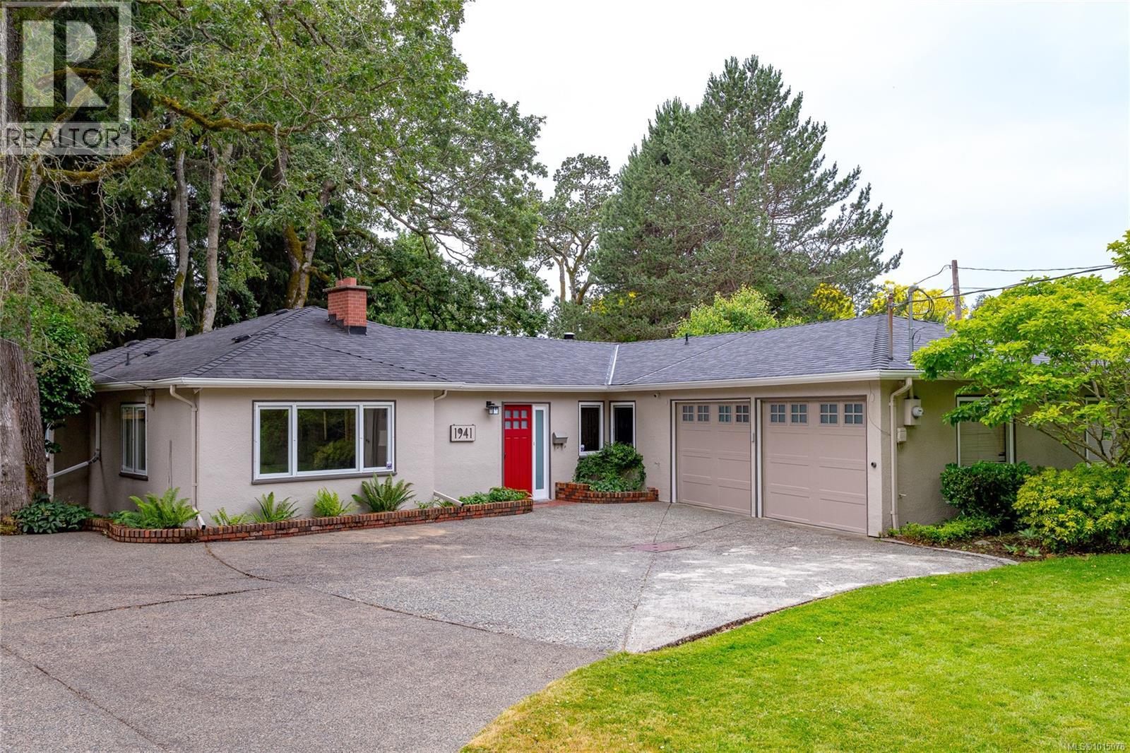  1941 Mayfair Drive, Saanich