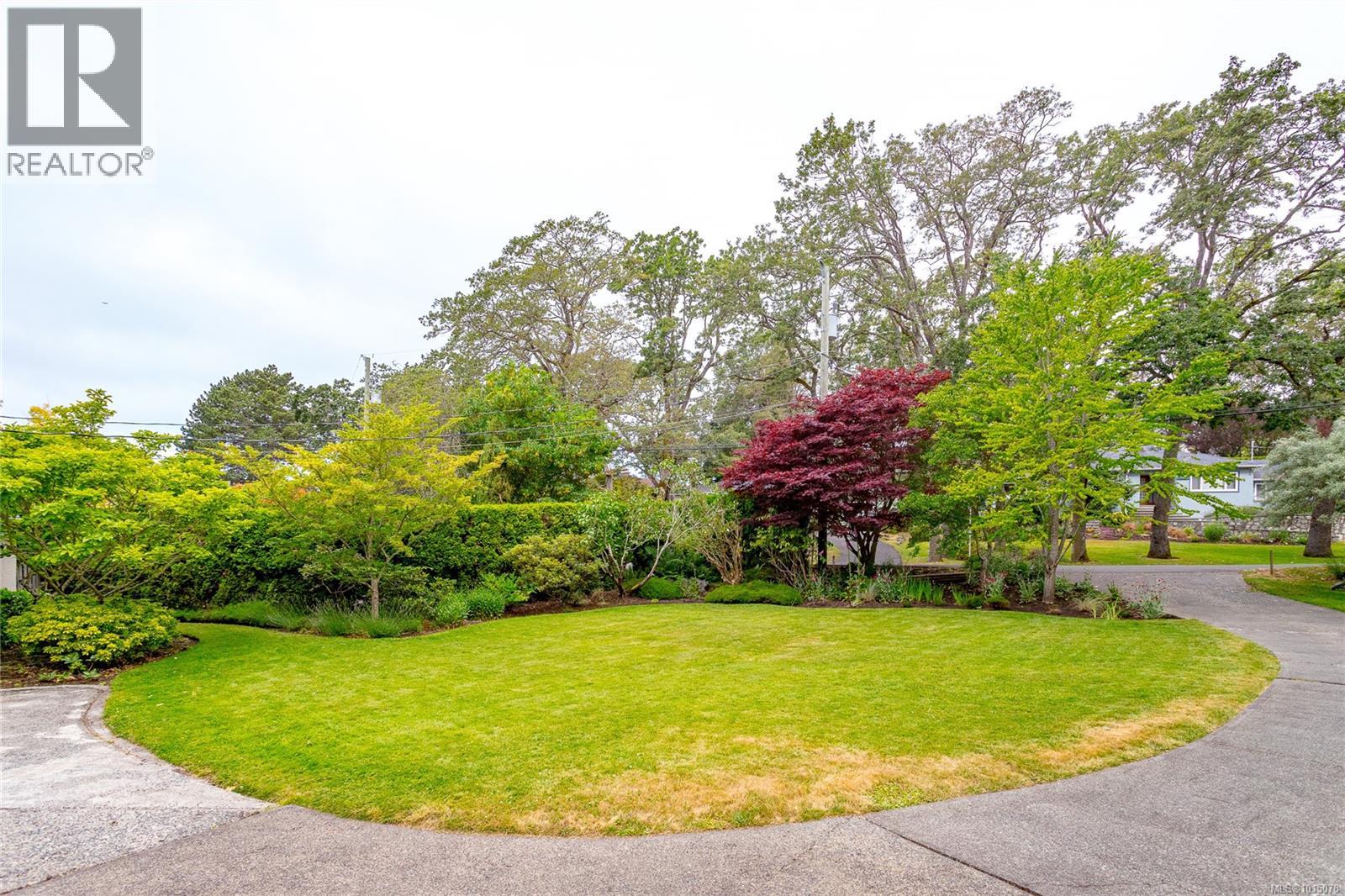 1941 Mayfair Drive, Saanich