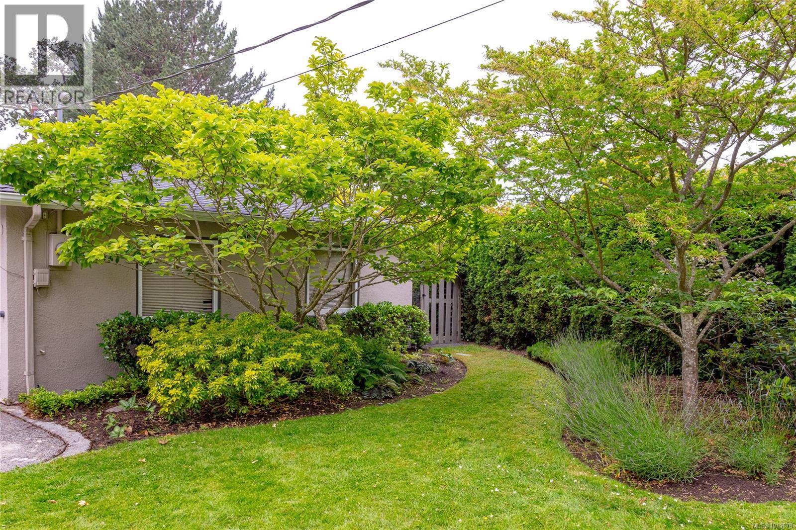  1941 Mayfair Drive, Saanich