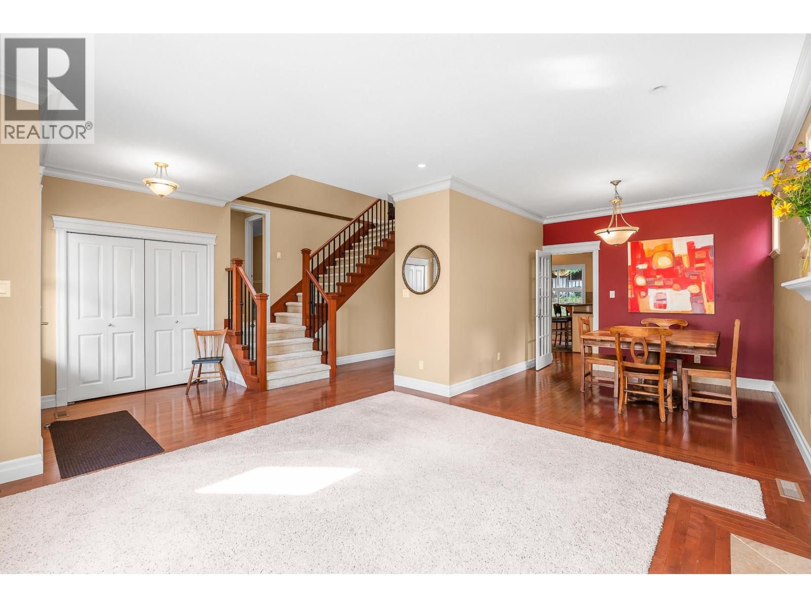 2958 MAHON AVENUE, North Vancouver