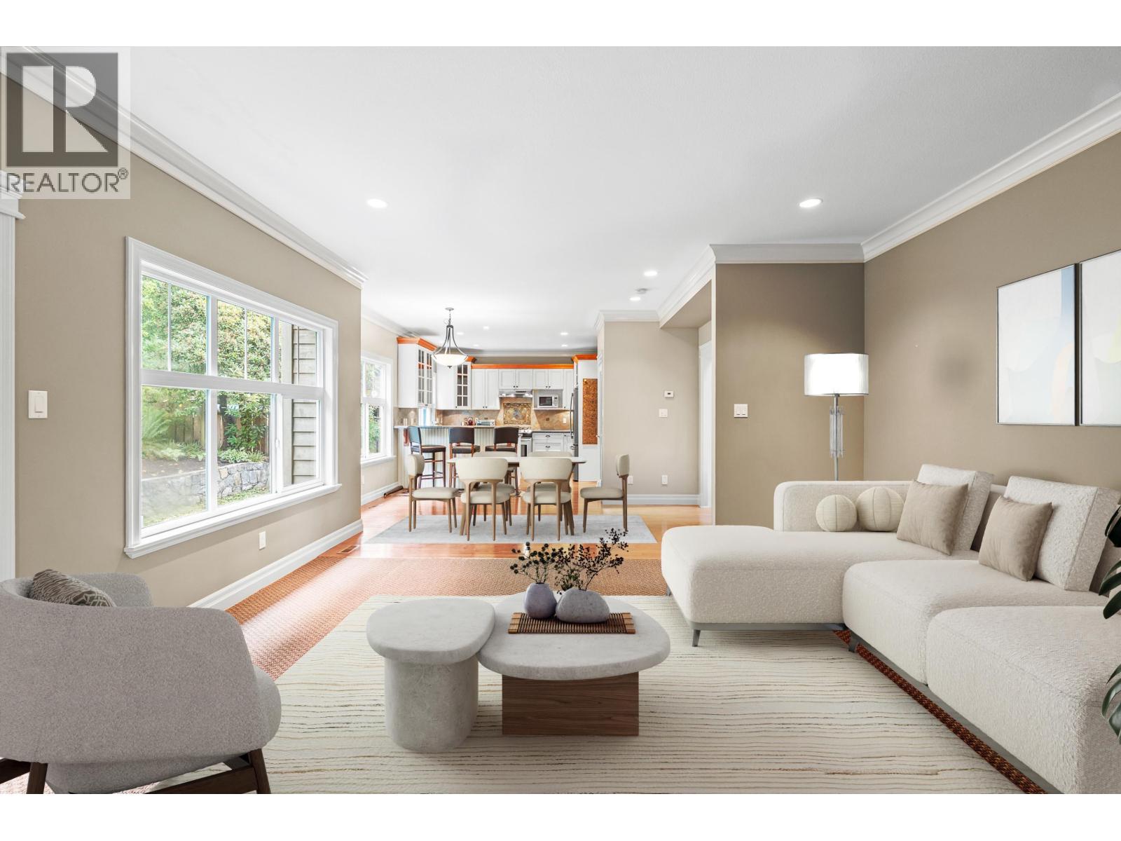 2958 MAHON AVENUE, North Vancouver