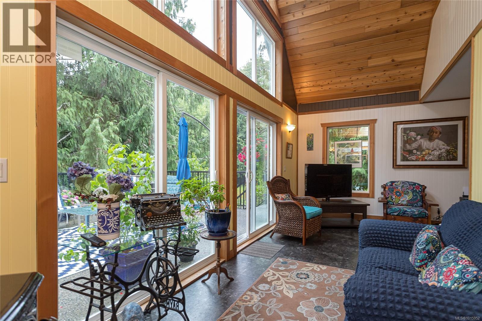 10821 Chemainus Rd, Saltair