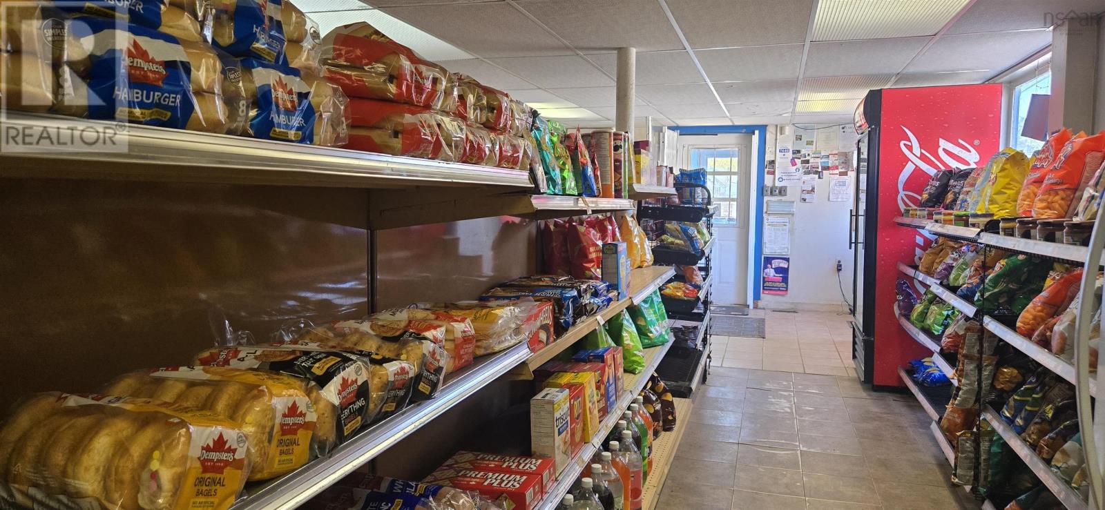 Property 17 of 21 of 2082 Highway 1