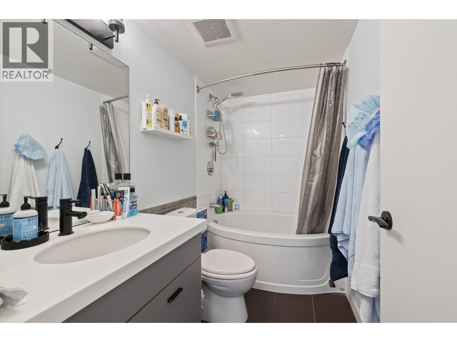 406 1550 Dickson Avenue, Kelowna