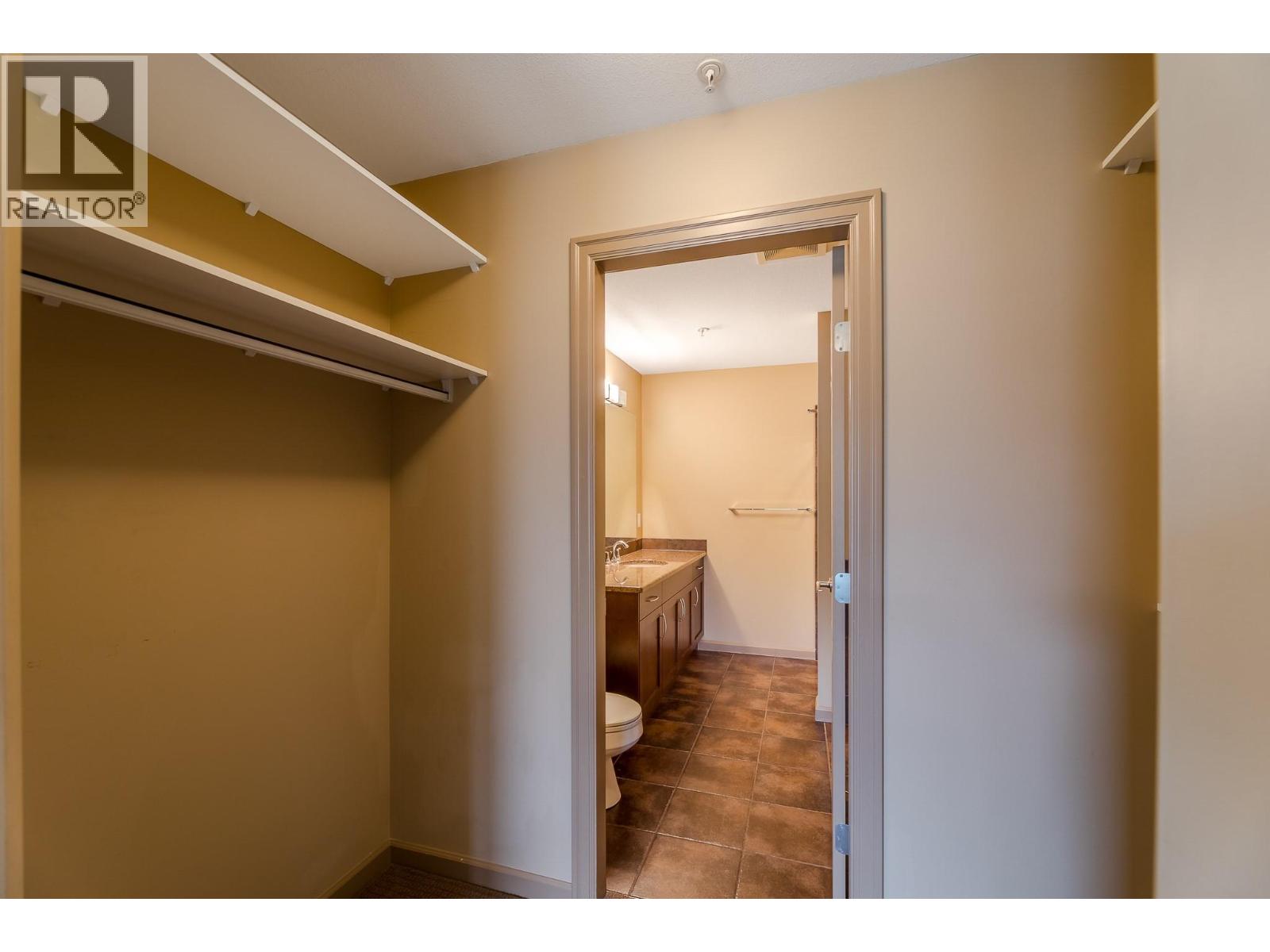 204 3589 Skaha Lake Road, Penticton