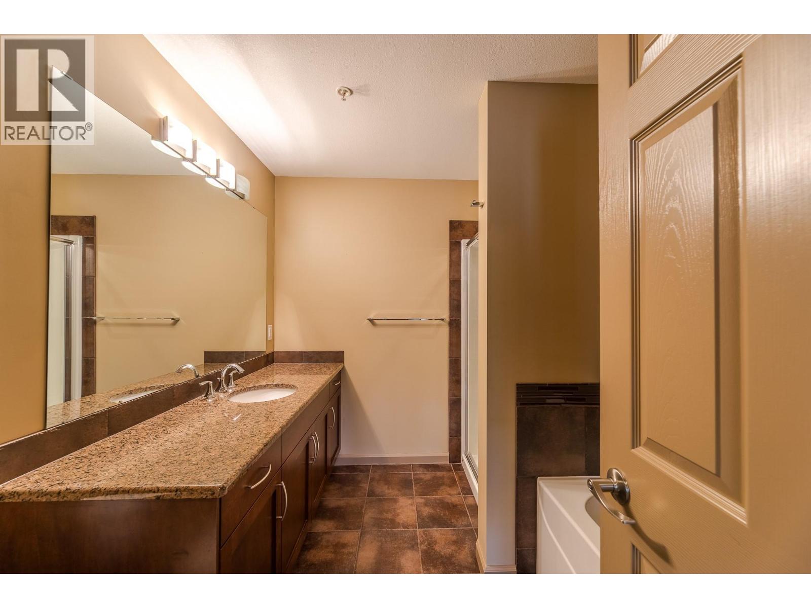 204 3589 Skaha Lake Road, Penticton