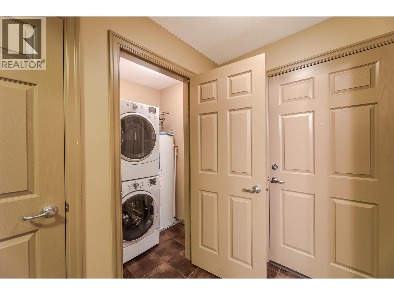 204 3589 Skaha Lake Road, Penticton