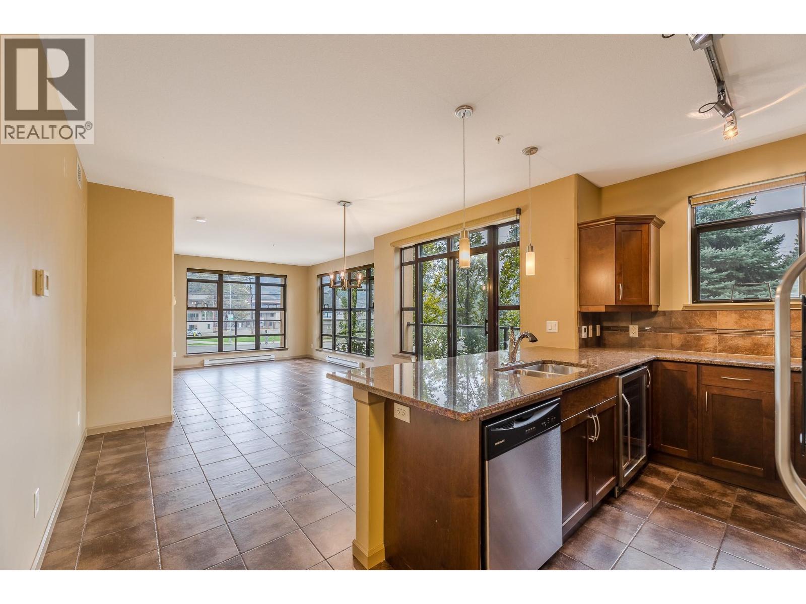 204 3589 Skaha Lake Road, Penticton