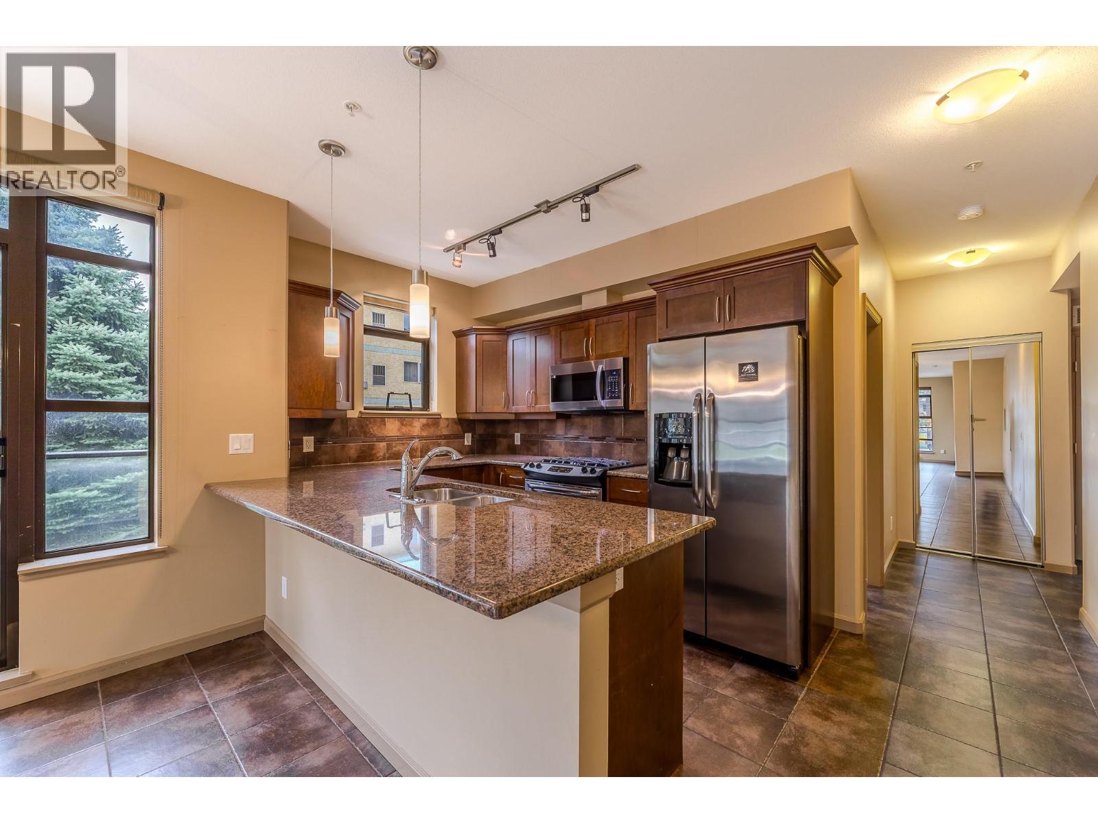 204 3589 Skaha Lake Road, Penticton