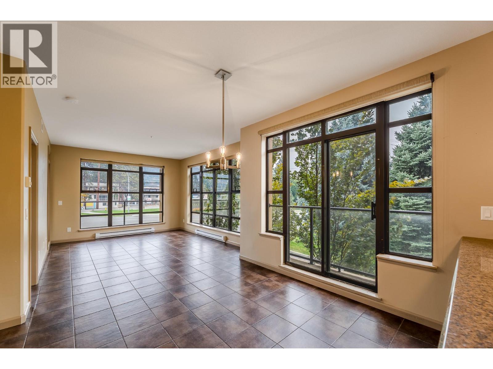 204 3589 Skaha Lake Road, Penticton