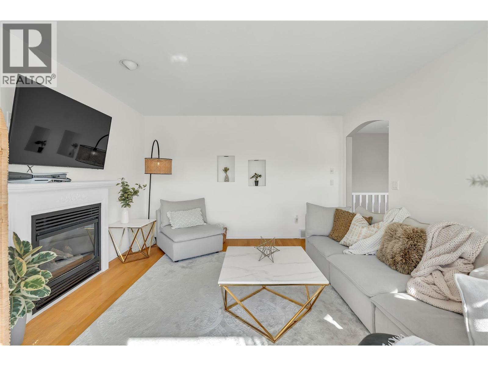  2084 Shamrock Drive, West Kelowna