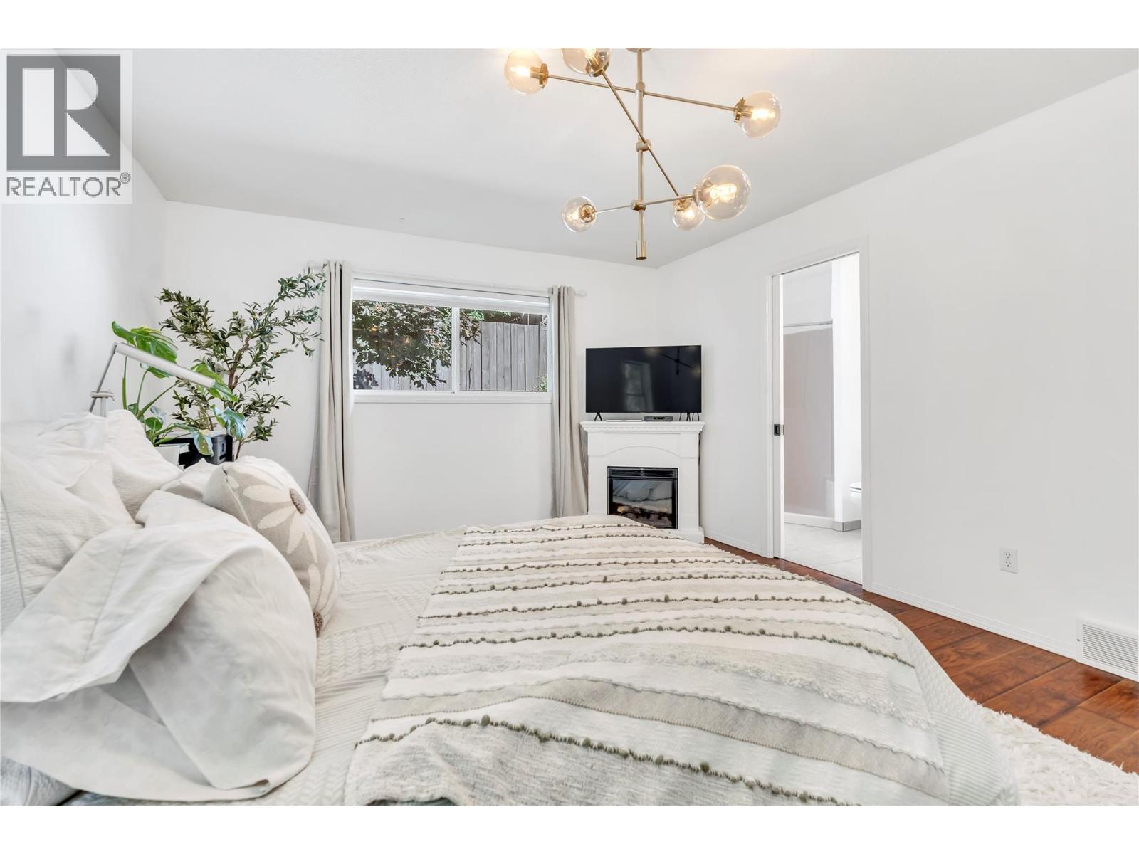  2084 Shamrock Drive, West Kelowna