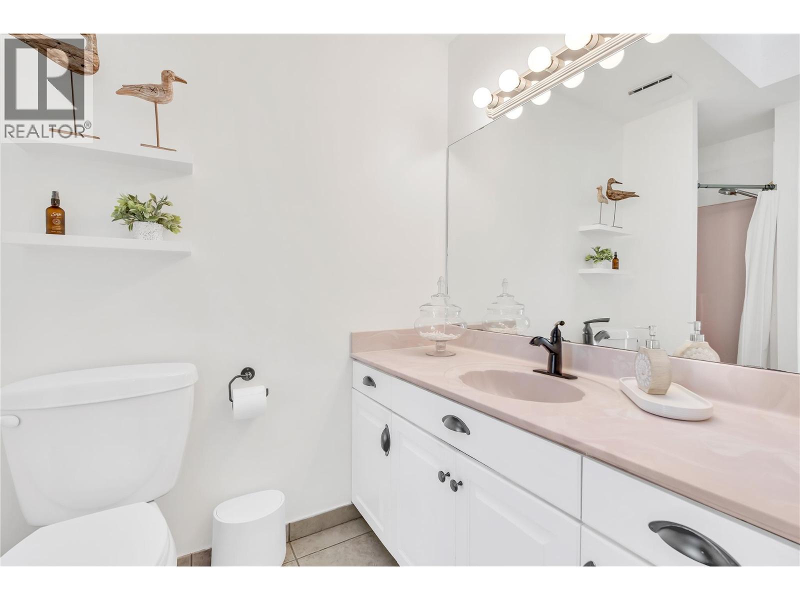  2084 Shamrock Drive, West Kelowna