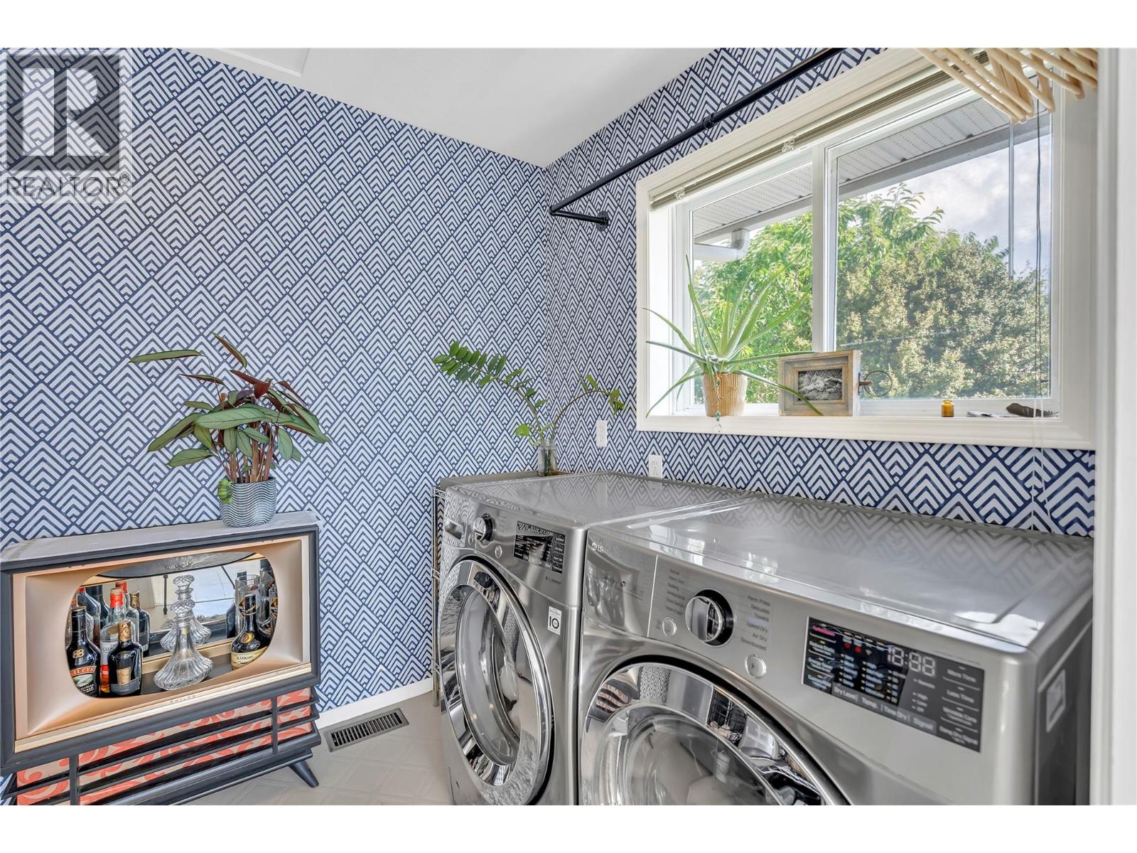  2084 Shamrock Drive, West Kelowna
