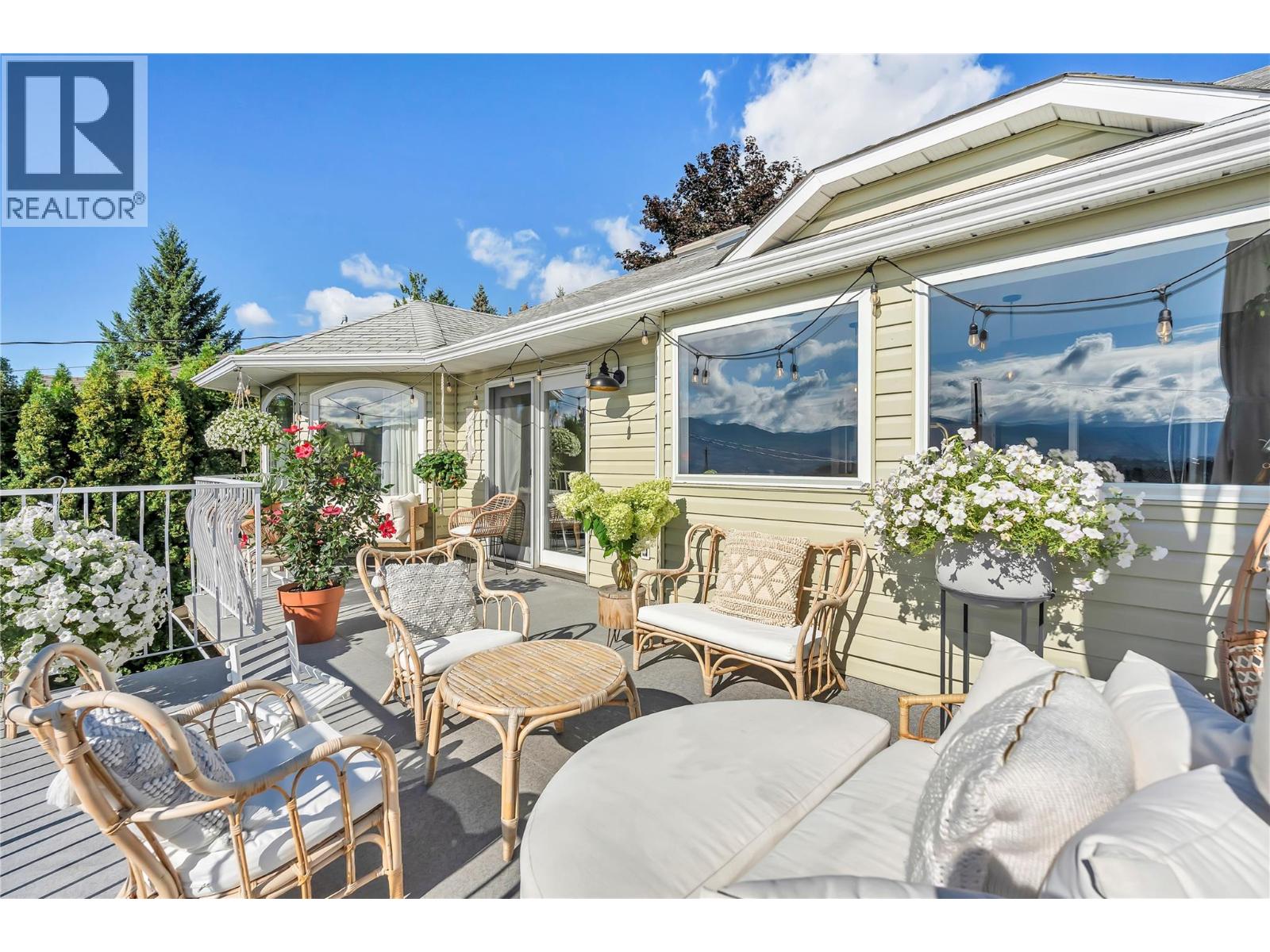  2084 Shamrock Drive, West Kelowna