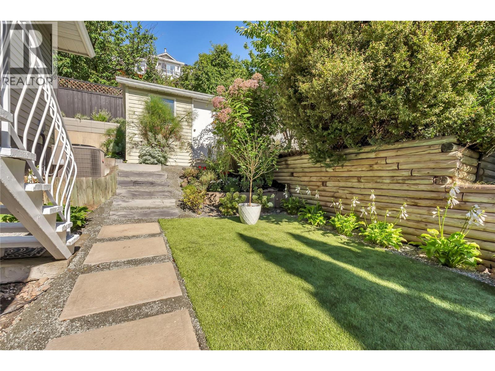  2084 Shamrock Drive, West Kelowna