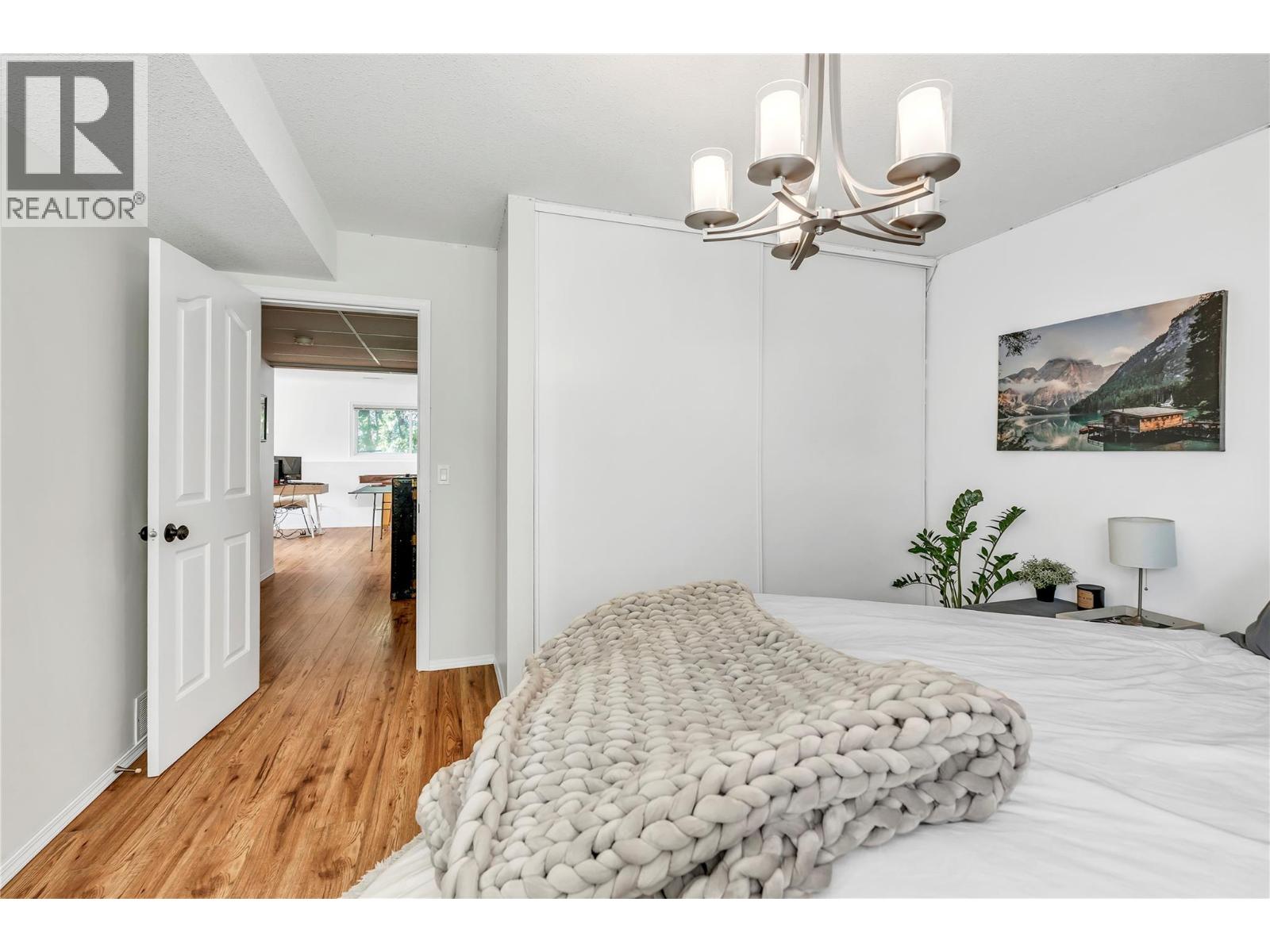  2084 Shamrock Drive, West Kelowna