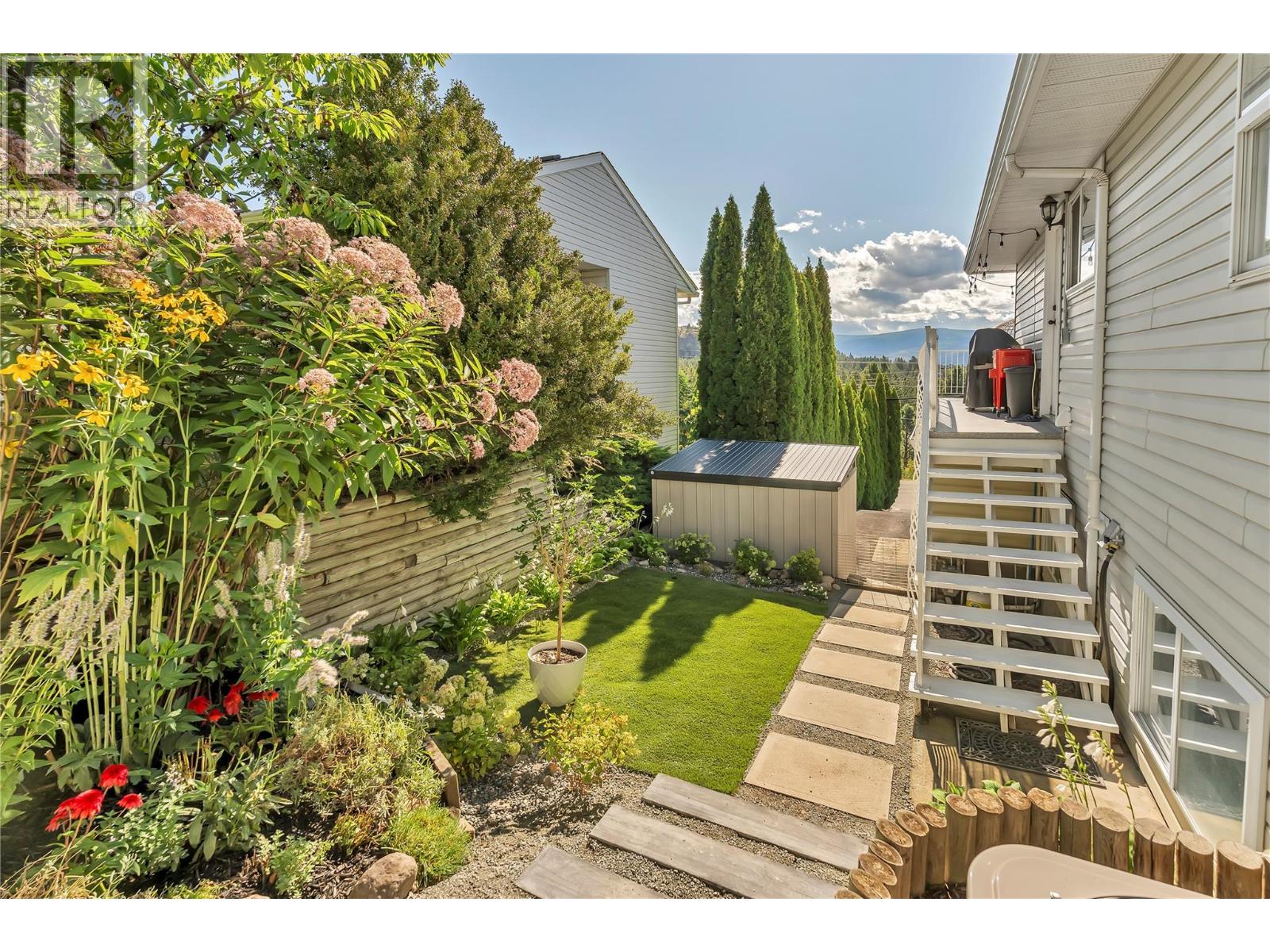  2084 Shamrock Drive, West Kelowna