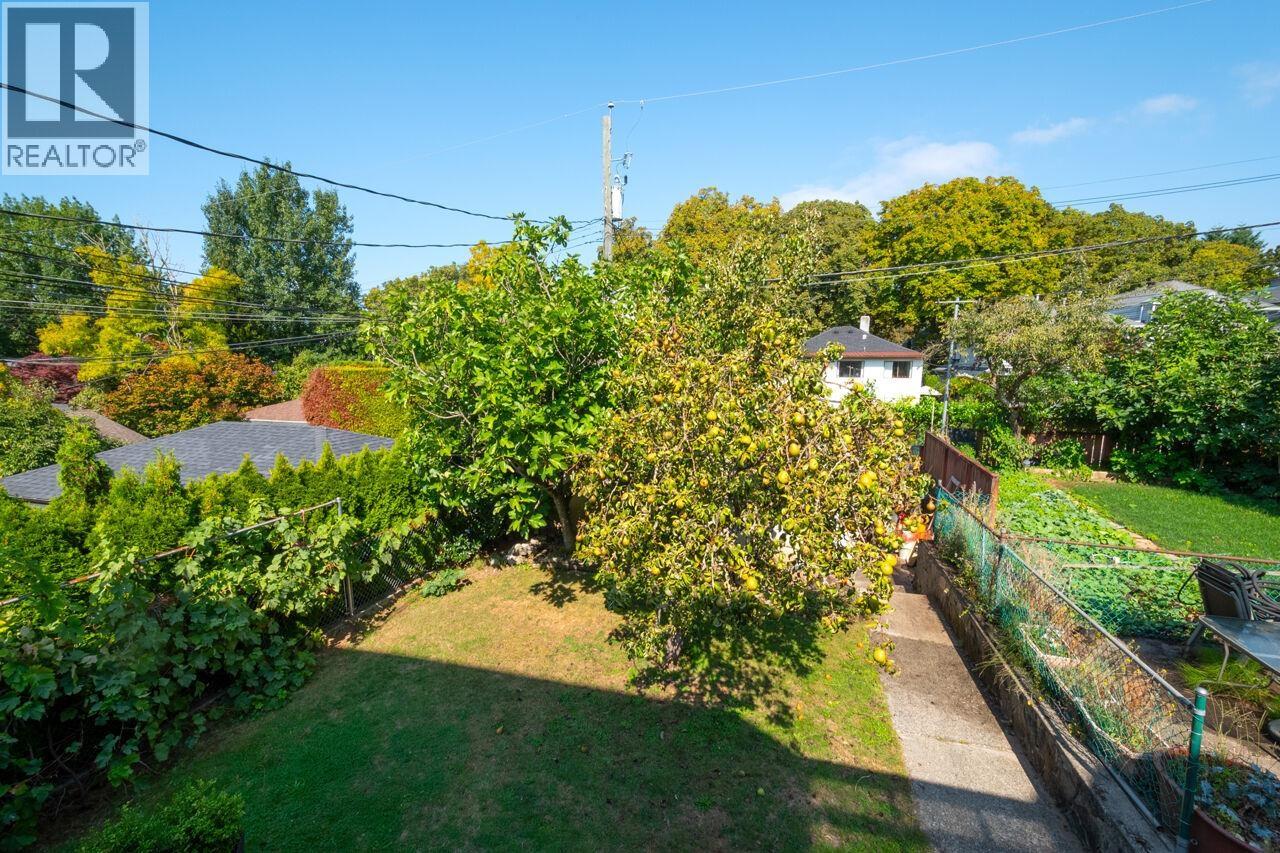 2155-57 W 15TH AVENUE, Vancouver