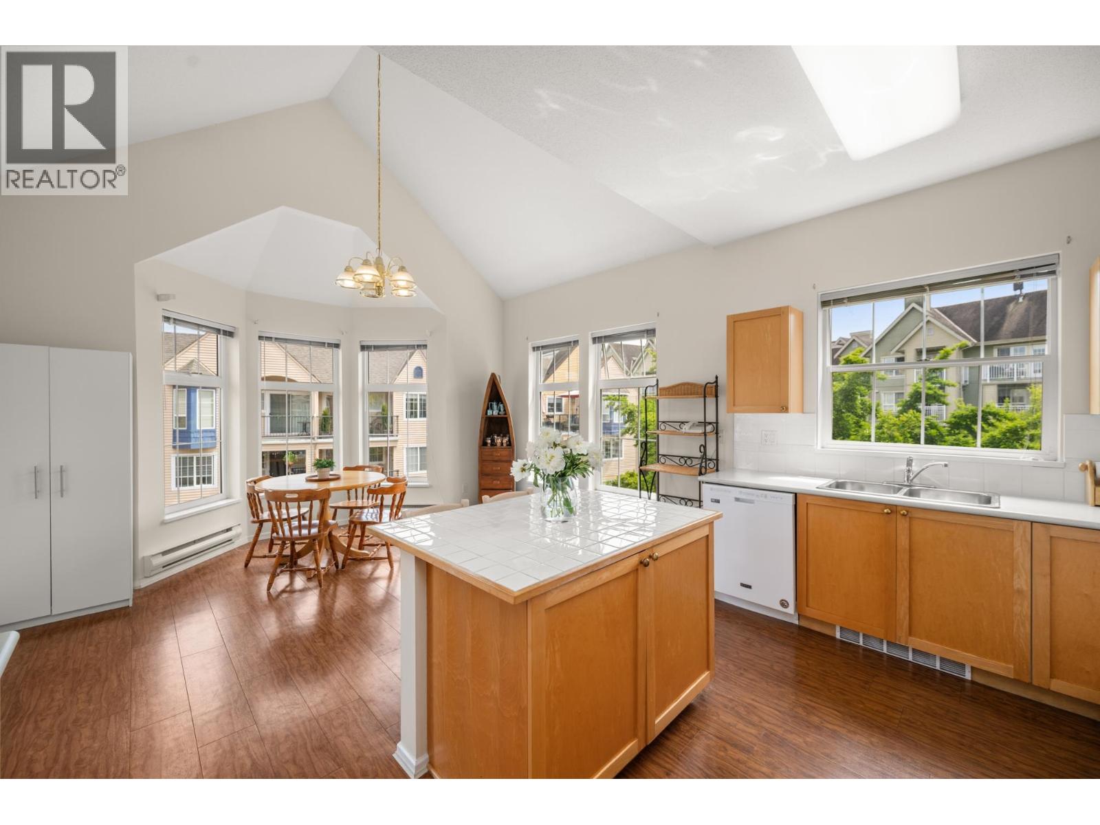 #301-5555 13A Avenue, Tsawwassen