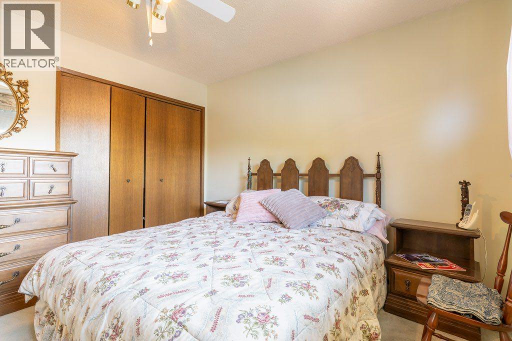 Single Family House Bi-level for Sale in  Iris Court SE Connaught Medicine Hat 