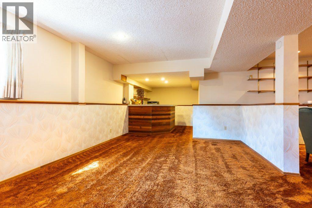 Single Family House Bi-level for Sale in  Iris Court SE Connaught Medicine Hat 