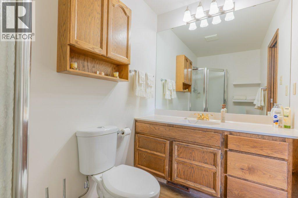 Single Family House Bi-level for Sale in  Iris Court SE Connaught Medicine Hat 