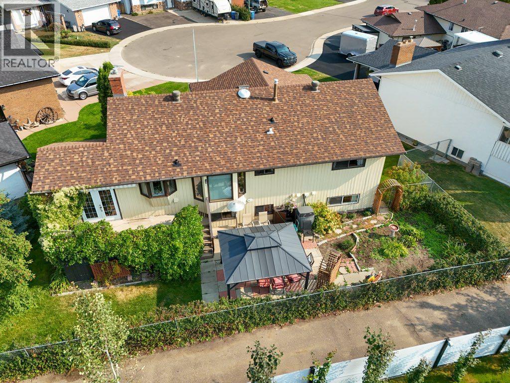 Single Family House Bi-level for Sale in  Iris Court SE Connaught Medicine Hat 