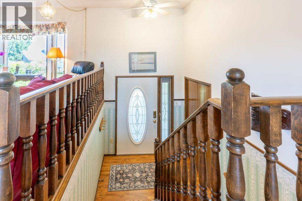 Single Family House Bi-level for Sale in  Iris Court SE Connaught Medicine Hat 