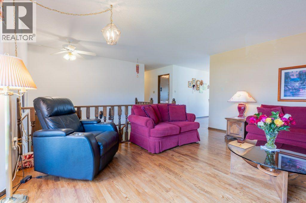 Single Family House Bi-level for Sale in  Iris Court SE Connaught Medicine Hat 