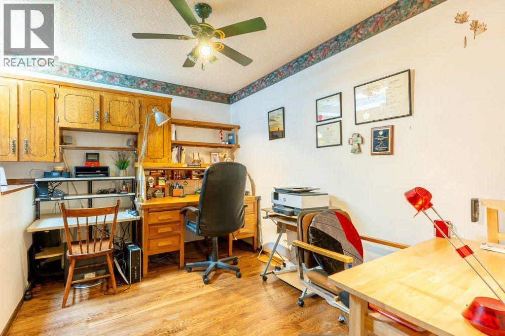 Single Family House Bi-level for Sale in  Iris Court SE Connaught Medicine Hat 