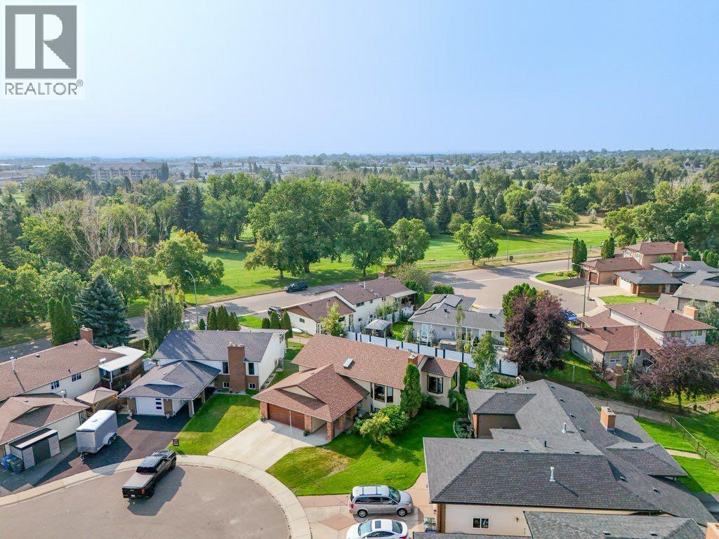 Single Family House Bi-level for Sale in  Iris Court SE Connaught Medicine Hat 