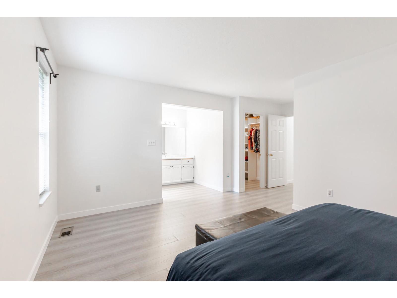 10467 GLENBROOK GROVE, Surrey