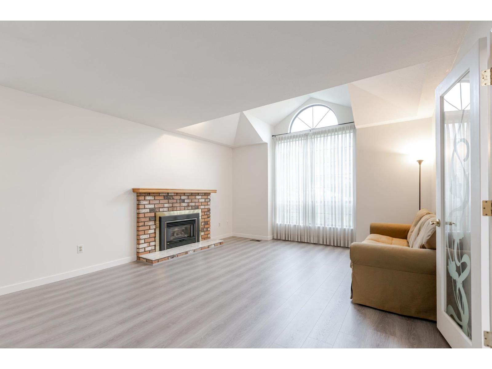 10467 GLENBROOK GROVE, Surrey
