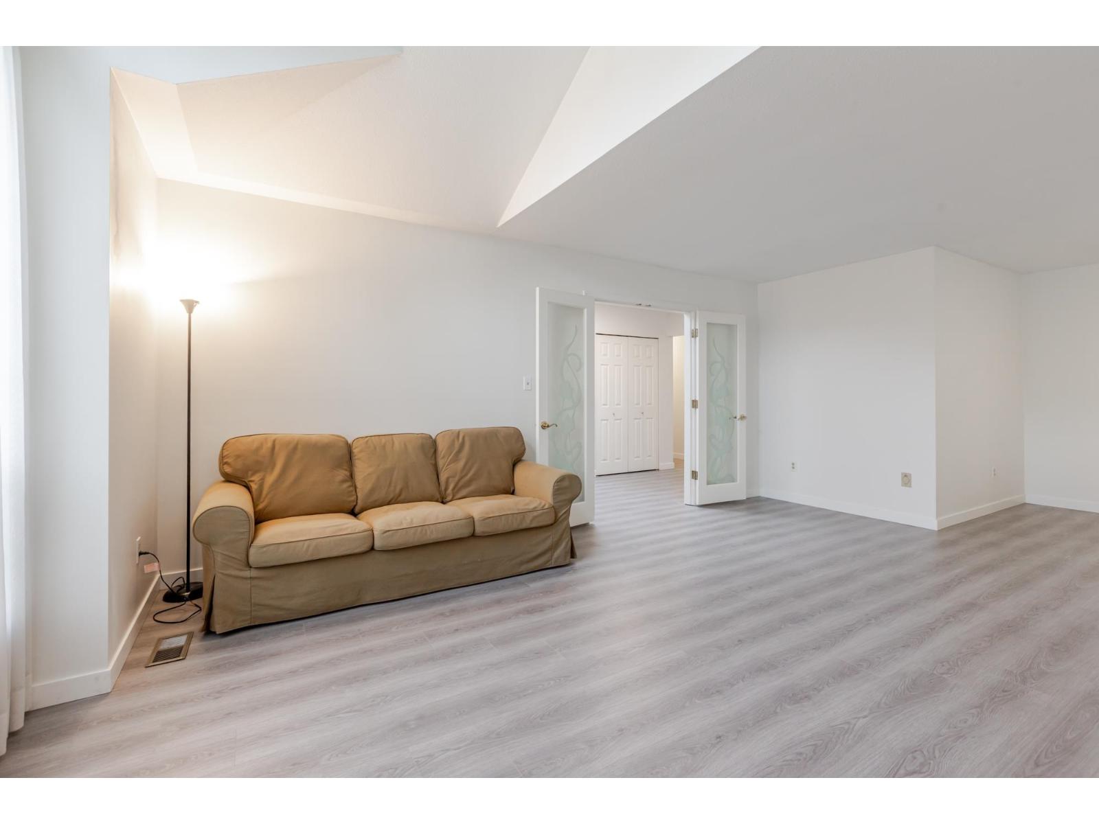 10467 GLENBROOK GROVE, Surrey