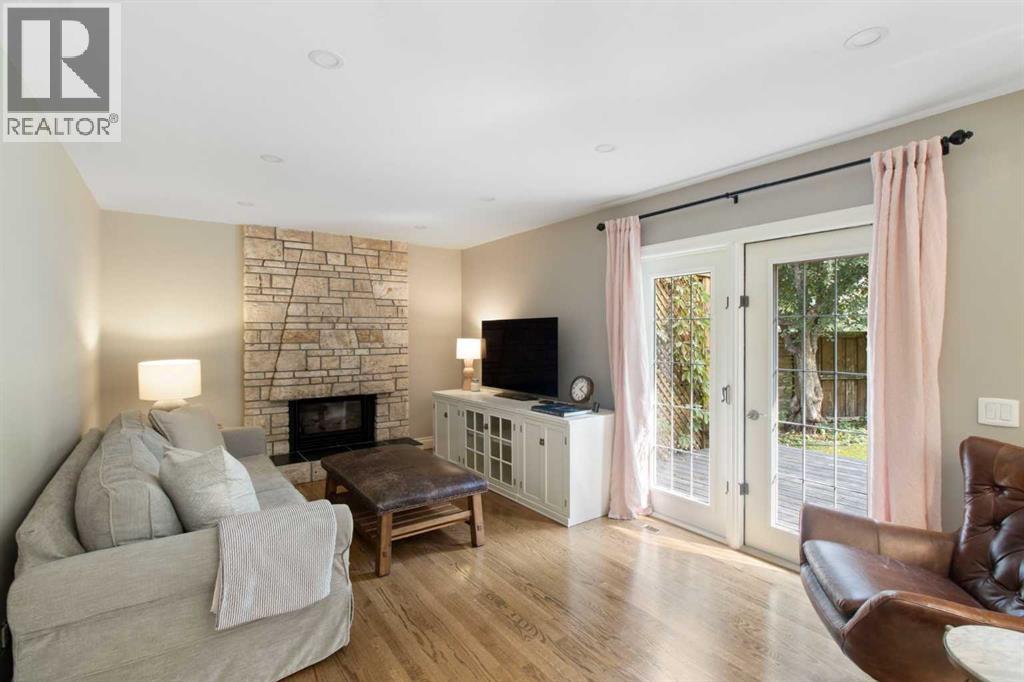 Single Family House for Sale in  Lake Mead Crescent SE Lake Bonavista Calgary 